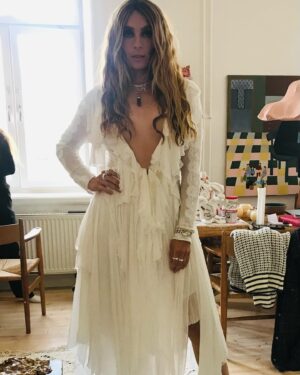Aliette Opheim Instagram - And thanks to the most talented artists who created my look for the night. I’m so lucky! I felt really pretty. 🖤 

Stylist: the one and only @badgalsiri I LOVE YOU SO MUCH! So happy that we met! 

Dress: @sylvi_sundkler I can’t believe you made this beautiful dress for me! Such an artist. Beyond grateful. 

Make up: @emmakazjdan_mua thank you you are so talented 💋

Jewelry: @allbluesofficial @corneliawebbjewellery 

And thanks to @gottbergtilde_ for taking care of both me and the dress! 

🖤🙏🏽🌀🤑