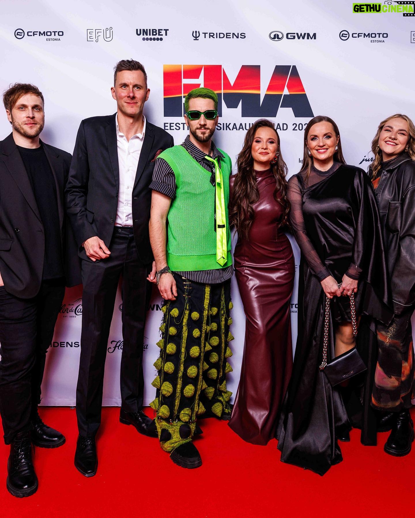 Alika Milova - 7.5K Likes - WHAT A NIGHT!!!😭❤️
5 auhinda!!!! Mu emotsioonid on nii laes ja ma olen nii väga tänulik kõigile, kes toetavad mind selle teekonna peal! Mul on hea meel, et mina ja mu muusika kõnetavad Eesti rahvast ja et ma saan tegeleda oma unistuste tööga ja olla nähtud! Kallis rahvas, kes hääletas mind Aasta Artistiks- ma olen lõputult teile tänulik! Tähendab, et ma olen õigel teel!
Žüriiliikmed, kes otsustasid, et ma olen kõike seda väärt- aitäh!!❤️
Aitäh @universalmusicestonia , et olite alati minu kõrval eelmine aasta ja aitasid mulle kaks unistust täitu viia.
@thealillekas ja @gggrettel mu kallid naised, mu managerid, kes seisavad minu taga ükskõik mis kell ja päev. Teie toetus tähendab mulle väga palju!
@kreete_pillenberg , et tunned mind ja minu stiili ja oled alati kõrval.
@kaiatriisa kaks aastat sinuga olid nii unustamatud, sest igal olulisel asjal sa oled alati mulle olemas.
@mattiastammik kes istub hommikuni selleks, et mina saaks kõige paremaid visuaale ja valgust- aitäh!
@lifedancestuudio te kõik olete nii andekad! Mul oli suur rõõm tantsida teiega ja tunda teie imelist sünergiat! ❤️
Eelmine õhtu on olnud unustamatu!
Ma tänan kõiki südamest.
Teie Alika. ❤️