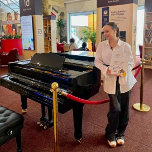 Alika Milova Instagram - I’m most honoured to announce that from this day in Tallinn Airport is standing the exact same piano which was with me during the whole Eurovision journey! Feeling blessed! And I have also signed the board for you! ❤️