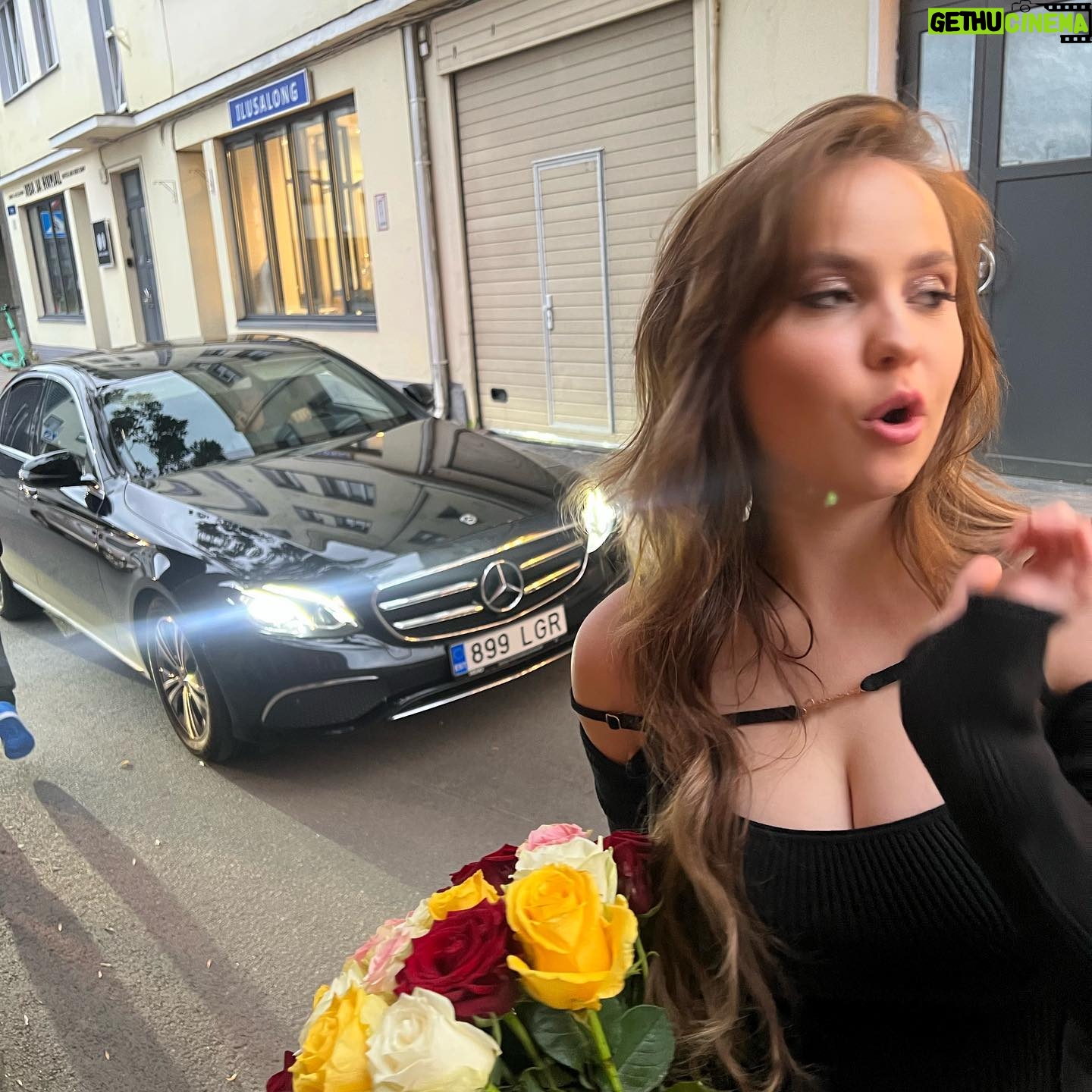 Alika Milova - 8.2K Likes - 21!!!
My Birthday dump is here! Thank you my friends and family for being with me on this important day! And thank you all for the wishes! ❤️
I am in the good place:)🌞