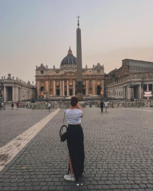 Alika Milova Instagram - had such a nice trip to Rome. 
Good food, good company and good weather:) 🦋