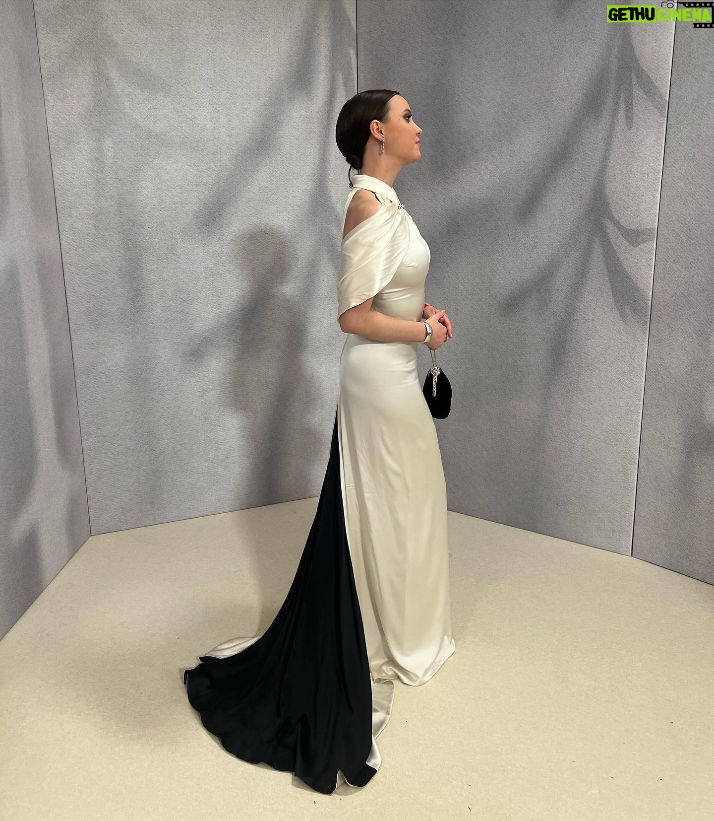 Alika Milova - 5.3K Likes - EV 106💙
oli rõõm olla kutsutud presidendi vastuvõttule
styling and dress @kreete_pillenberg
muah @kaiatriisa