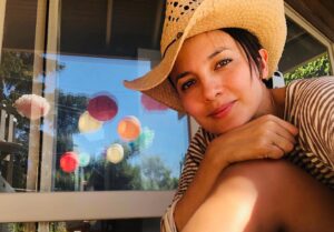 Alin Sumarwata Instagram - 2020 🌱 Seek or create corners that ignites your soul, frees your mind and fills your heart. ⁣
⁣
Happy New Year All 🍭✨⁣
⁣
#backyardlazin #paperlanterns #silentfloatingfireworks #fromthemouthsofbabes #homebloodysweethome