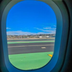 Alina Morse Instagram - one of my favorite habits is taking airplane window pics, I've started doing it really consistently this past year & I love sharing my favorite views with you all 🛩🧳🫶 

#travel #travelvlog #entrepreneur #entrepreneurlife
#businesstravel #ceo #collegestudent #diml
#windowpic #airplanewindow #womeninbusiness #femalefounder