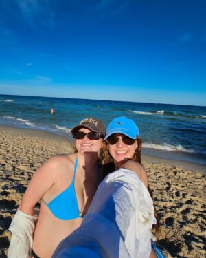 Alina Morse Instagram - march travels in 0.5 📸 🛩 🫶

📍fort laudy 📍anaheim ca📍toronto 📍east lansing 

#zollismiles #travel #travelvlog #diml
#minivlog #point5 #photodump #march #influencer #womanceo #businesstravel