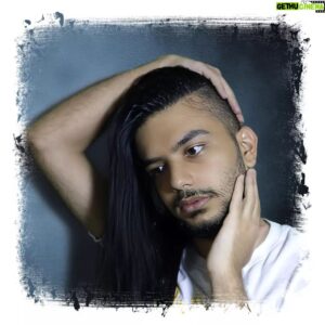 Alireza Emadeddin Instagram - :
هر لحظه‌ی عمرم دلتنگ نگاهت بودم
ورد زبانت نامم دلتنگ صدایت بودم
«علیرضا عمادالدین»