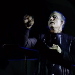 Alireza Ghorbani Instagram - •
تا باد چنین بادا…

ثبت لحظاتی بیاد ماندنی با همخوانی کم‌نظیر شما عزیزان بر روی قطعه 
«روزگار غریب» در مجموعه فرهنگی تاریخی سعدآباد تهران

.

‏@alireza_ghorbani
‏@hesamnaseri
‏@rayancard
‏@trustiland
‏@ahang_eshtiagh
‏@shahreaftabasso
‏@sinapakdel
.

#کنسرت
#کنسرت_علیرضا_قربانی
#علیرضاقربانی 
#علیرضا_قربانی 
#حسام_ناصری