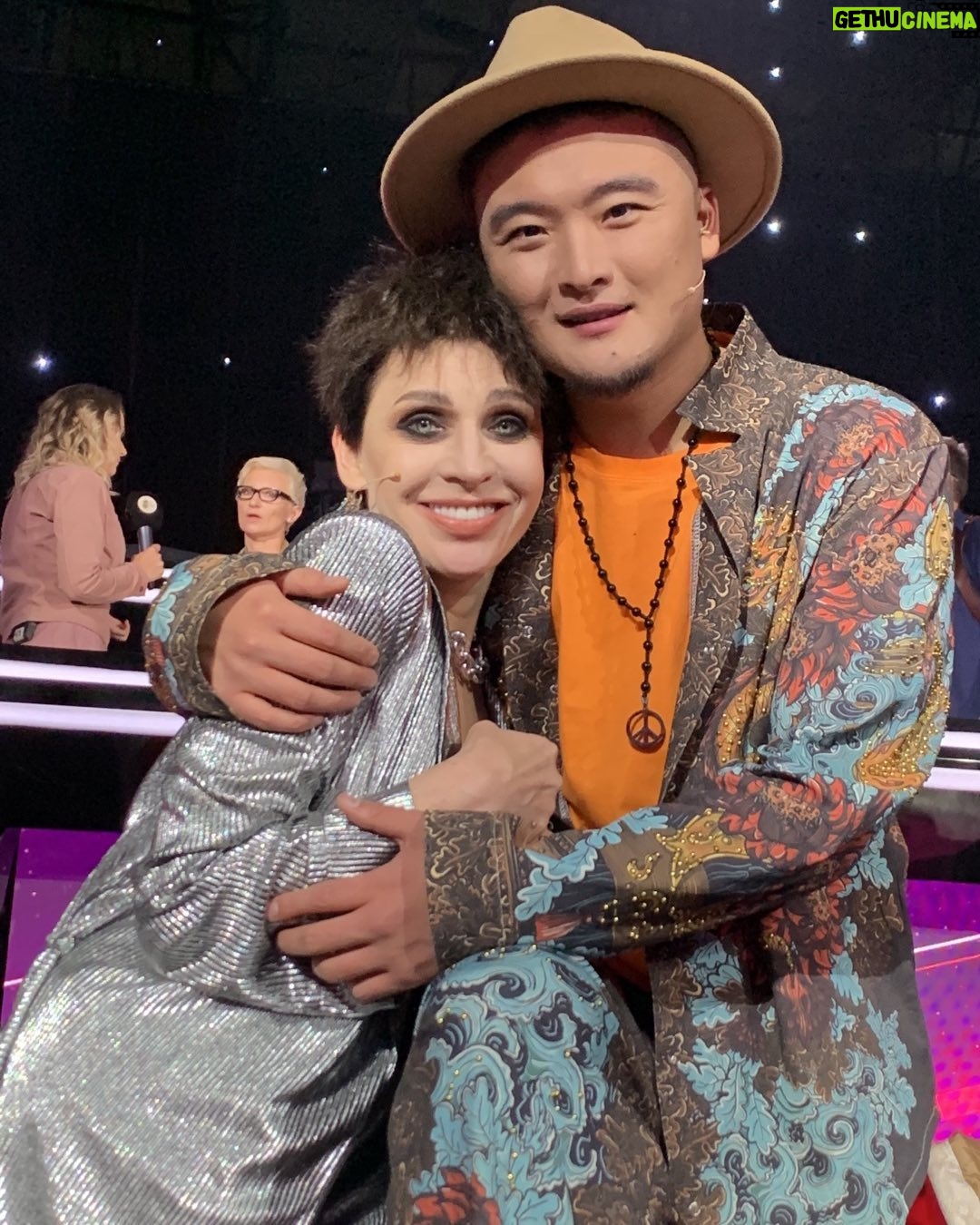 Alisa Mon - 2.2K Likes - Вот уж точно, душа в душу! Это тот самый случай, когда не нужно « делать вид»! Обажаю этого парня!❤️❤️