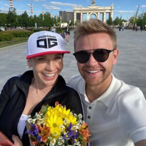 Alisa Mon Instagram - Я вряд ли ошибусь, если скажу, что лучшее место для встречи с лучшими друзьями летом - это ВДНХ и Ботанический Сад!Спасибо тебе, КЛИМушка!!! Ты - журналист от Бога! В тебе есть все - и доброта, и ум, и  романтизм, и обояние! И все-все -все, что нужно для Человека этой профессии с большой буквы!! А Фамилия « Санаткин» - точно, от слова «САН» , что означает СОЛНЦЕ!!! 💯🔥🔥🔥🌻🌞🌈🌈🌈🌈🌈☀️☀️☀️☀️☀️☀️☀️❤️❤️💃🕺🤳