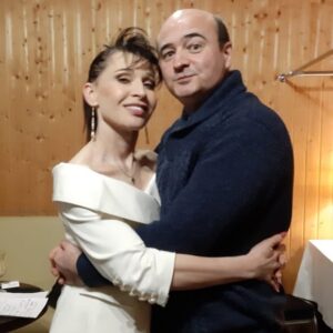 Alisa Mon Instagram - Мой Директор (Вадим Приймак) - САМЫЙ лучший! Когда я еду с ним на свой концерт , моя душа спокойна. Я нахожусь в полной гармонии с Миром и собой! Всегда знаю, что отвлекаться на всякого рода проблемки он мне не даст! И мои мысли всегда направлены исключительно на творческий процесс, потому что рядом и вокруг - ЕГО забота и внимание! Дай Бог каждому артисту такого НАСТОЯЩЕГО ДИРЕКТОРА , как мой Вадим...Иваныч! 🔥🙏😍❤️👨‍💼👩‍💼🤳🎼😘😘😘😉