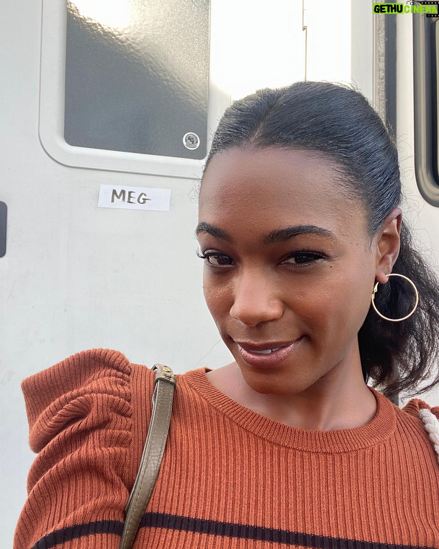 Alise Willis - 543 Likes - Today is the DAY! Premier Day!!! 🥳Echoes is out NOW on @netflix. What a beautiful journey it has been. I don’t even have words for what I feel at the moment. Blessed, excited, and thrilled resonates with me heavily, but grateful is the word that clings to my heart the most. God had blessed me to currently star in 2 tv series. Talk about living under Gods grace. I’m over here In complete awe!
The cast of this show is just phenomenal! True artists whom I had the pleasure to learn from. Thank you to the directors, producers, casting director and everyone involved in the process of me taking on the role of Meg. My heart is exploding with happiness.
Whoever is out there ready to give up, thinking that your dreams won’t become a reality; this is a message for you. You’re closer than you think! God has a way of working and things will work out in a way you’ll likely least expect it. I know the experience all too well of feeling like it’ll never happen, but that’s when you have to draw closer to God and watch him work💫🙏🏾 all I can say is THANK YOU
@echoesnetflix @netflix @jtatalent @armadapartners @talentworksagency
#echoes
#netflix
#netflixandchill
#netflixseries
#echoesnetflix
#meg
#actress
#series
#grateful
#cantstopwontstop
