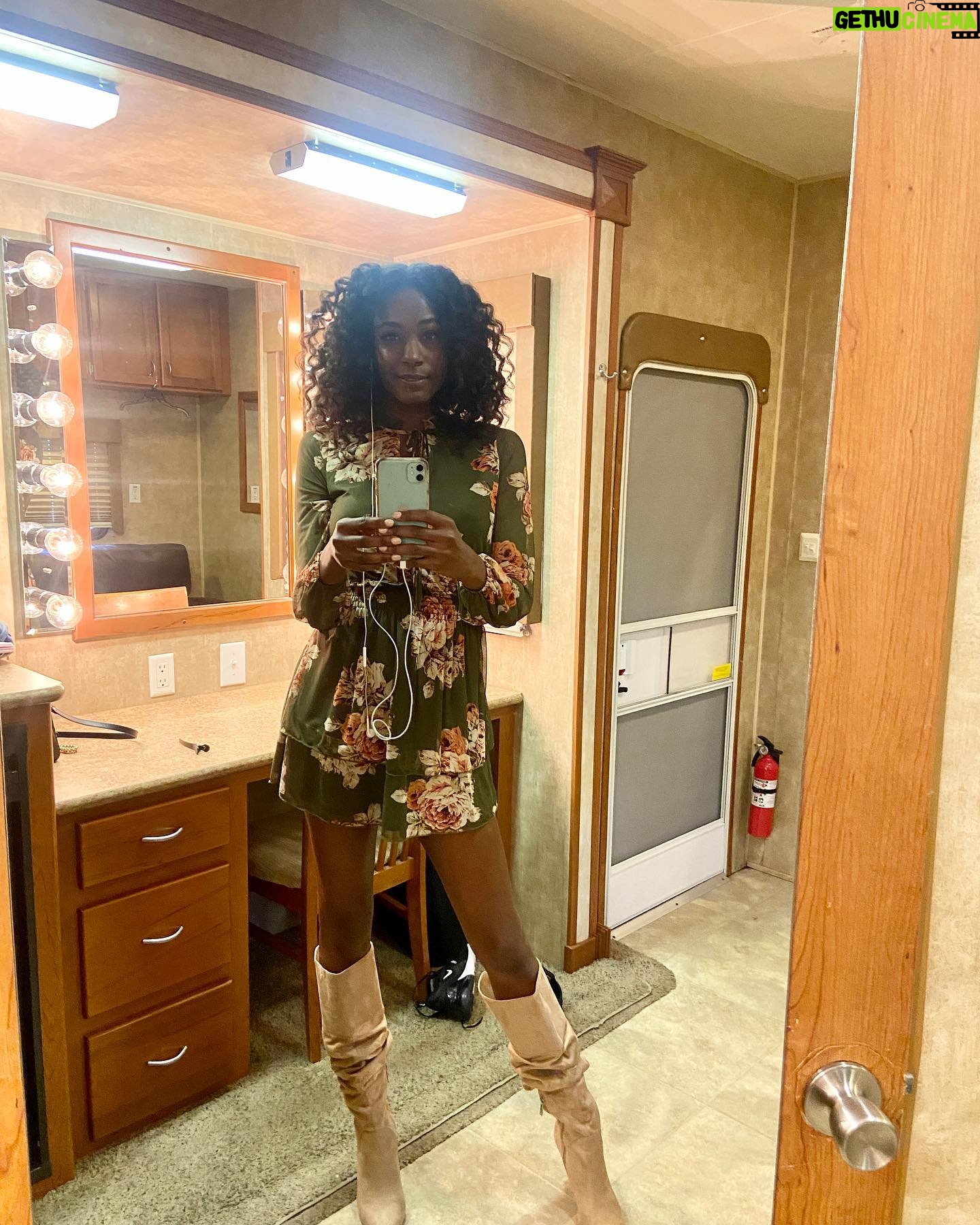 Alise Willis - 543 Likes - Today is the DAY! Premier Day!!! 🥳Echoes is out NOW on @netflix. What a beautiful journey it has been. I don’t even have words for what I feel at the moment. Blessed, excited, and thrilled resonates with me heavily, but grateful is the word that clings to my heart the most. God had blessed me to currently star in 2 tv series. Talk about living under Gods grace. I’m over here In complete awe!
The cast of this show is just phenomenal! True artists whom I had the pleasure to learn from. Thank you to the directors, producers, casting director and everyone involved in the process of me taking on the role of Meg. My heart is exploding with happiness.
Whoever is out there ready to give up, thinking that your dreams won’t become a reality; this is a message for you. You’re closer than you think! God has a way of working and things will work out in a way you’ll likely least expect it. I know the experience all too well of feeling like it’ll never happen, but that’s when you have to draw closer to God and watch him work💫🙏🏾 all I can say is THANK YOU
@echoesnetflix @netflix @jtatalent @armadapartners @talentworksagency
#echoes
#netflix
#netflixandchill
#netflixseries
#echoesnetflix
#meg
#actress
#series
#grateful
#cantstopwontstop