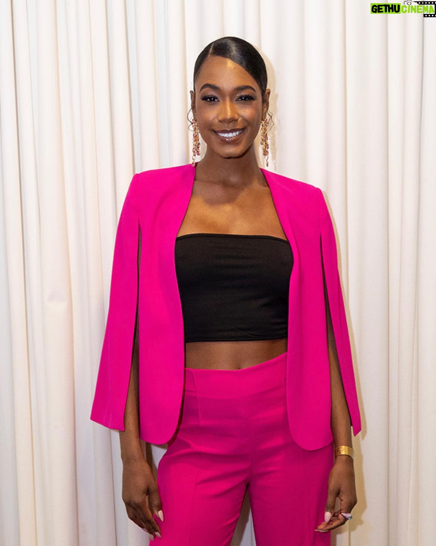 Alise Willis - 722 Likes - Thank you @bet for the incredible opportunity to host a FYC panel for @awd_directors. This event honored women in our industry and highlighted the power of positivity and sisterhood. The amazing women on our panel left me so inspired. And who better to host with other than my sis @melissa.l.williams
Big love to @tashiadeveaux & @commchicklana 🤗
💄- @michelledartistry
📸- @karims123
#FYC #BET #womenempowerment #sisterhood #positivity #host #allianceofwomendirectors #latimes #actress #womenshistorymonth