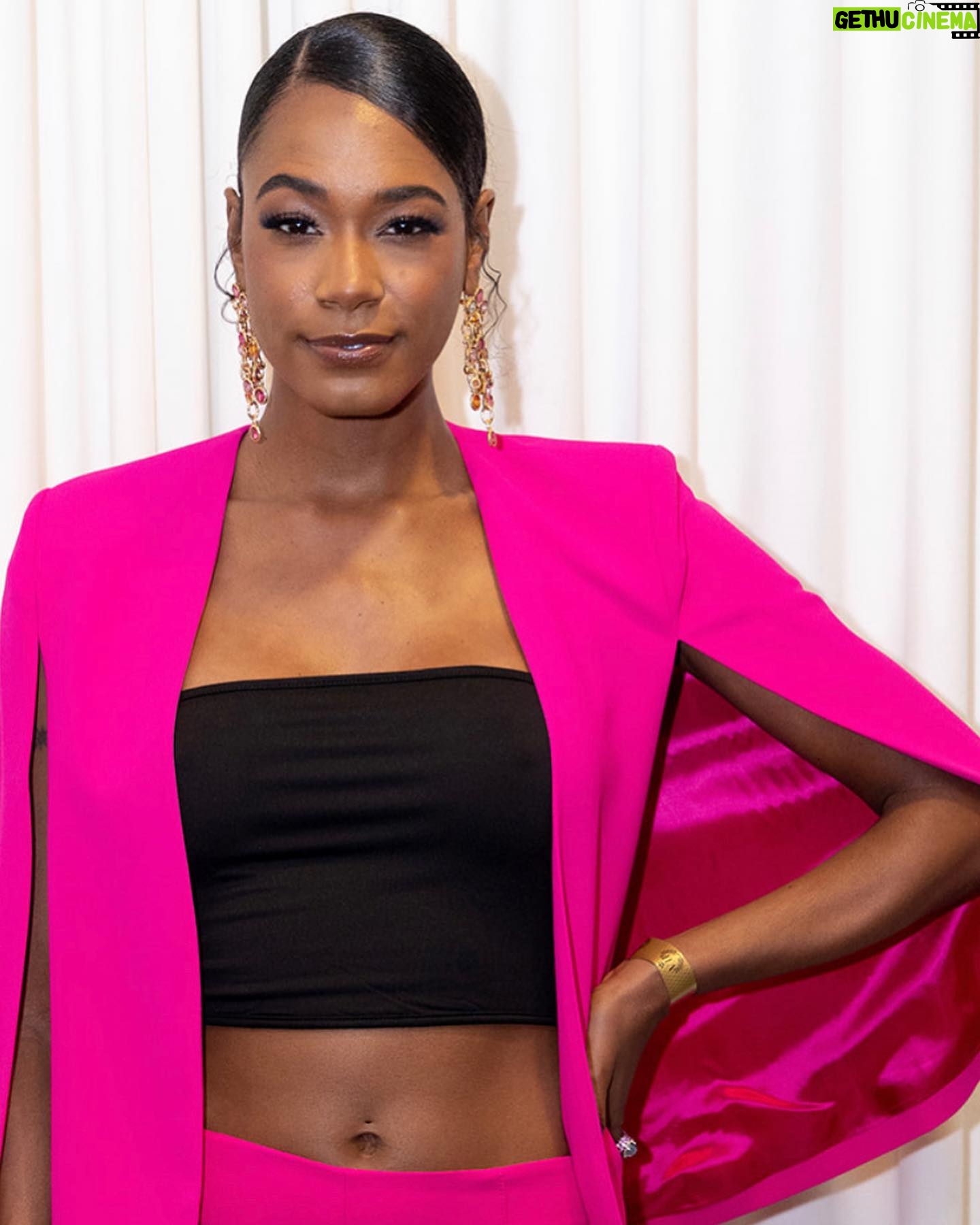 Alise Willis - 722 Likes - Thank you @bet for the incredible opportunity to host a FYC panel for @awd_directors. This event honored women in our industry and highlighted the power of positivity and sisterhood. The amazing women on our panel left me so inspired. And who better to host with other than my sis @melissa.l.williams
Big love to @tashiadeveaux & @commchicklana 🤗
💄- @michelledartistry
📸- @karims123
#FYC #BET #womenempowerment #sisterhood #positivity #host #allianceofwomendirectors #latimes #actress #womenshistorymonth
