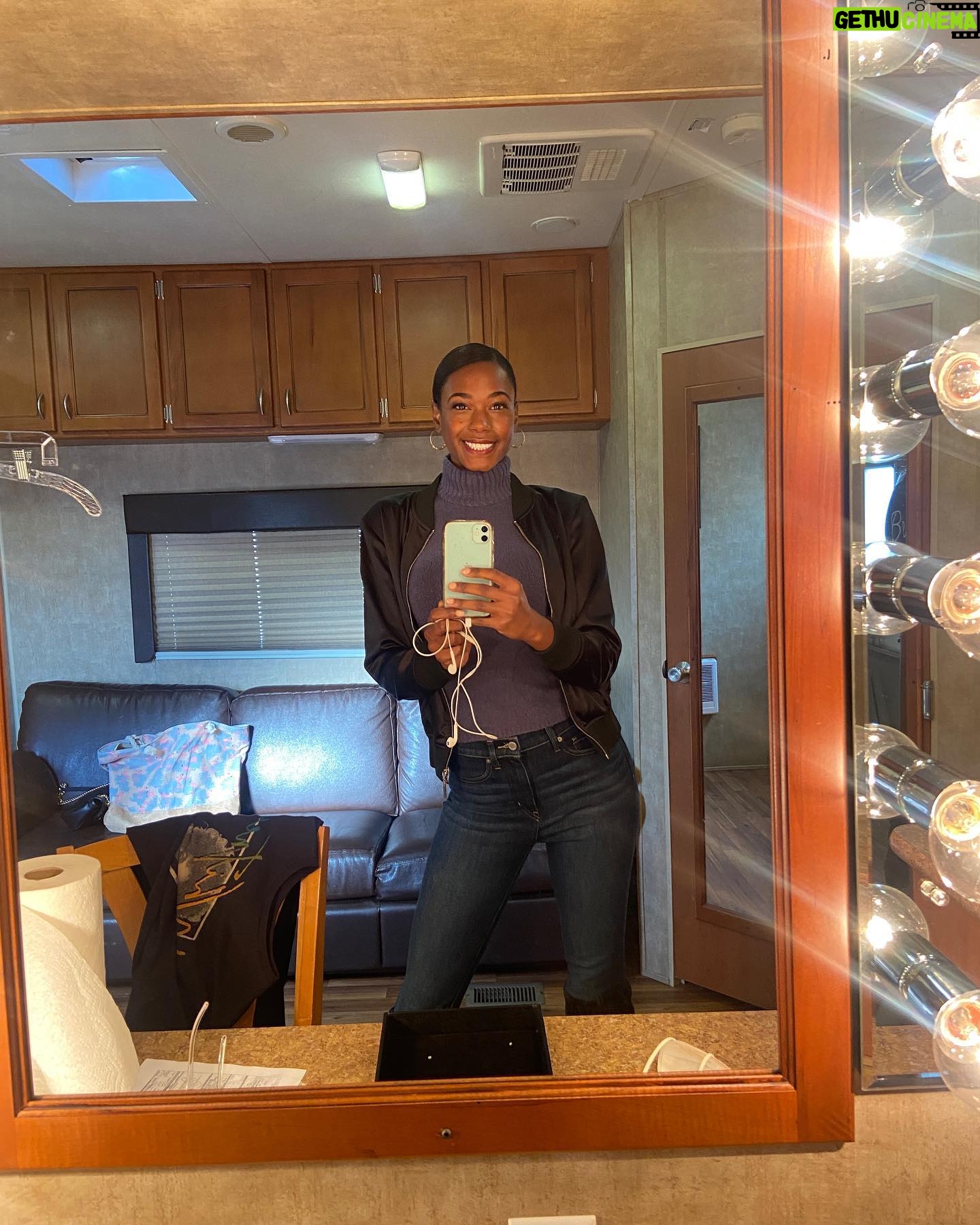 Alise Willis - 543 Likes - Today is the DAY! Premier Day!!! 🥳Echoes is out NOW on @netflix. What a beautiful journey it has been. I don’t even have words for what I feel at the moment. Blessed, excited, and thrilled resonates with me heavily, but grateful is the word that clings to my heart the most. God had blessed me to currently star in 2 tv series. Talk about living under Gods grace. I’m over here In complete awe!
The cast of this show is just phenomenal! True artists whom I had the pleasure to learn from. Thank you to the directors, producers, casting director and everyone involved in the process of me taking on the role of Meg. My heart is exploding with happiness.
Whoever is out there ready to give up, thinking that your dreams won’t become a reality; this is a message for you. You’re closer than you think! God has a way of working and things will work out in a way you’ll likely least expect it. I know the experience all too well of feeling like it’ll never happen, but that’s when you have to draw closer to God and watch him work💫🙏🏾 all I can say is THANK YOU
@echoesnetflix @netflix @jtatalent @armadapartners @talentworksagency
#echoes
#netflix
#netflixandchill
#netflixseries
#echoesnetflix
#meg
#actress
#series
#grateful
#cantstopwontstop