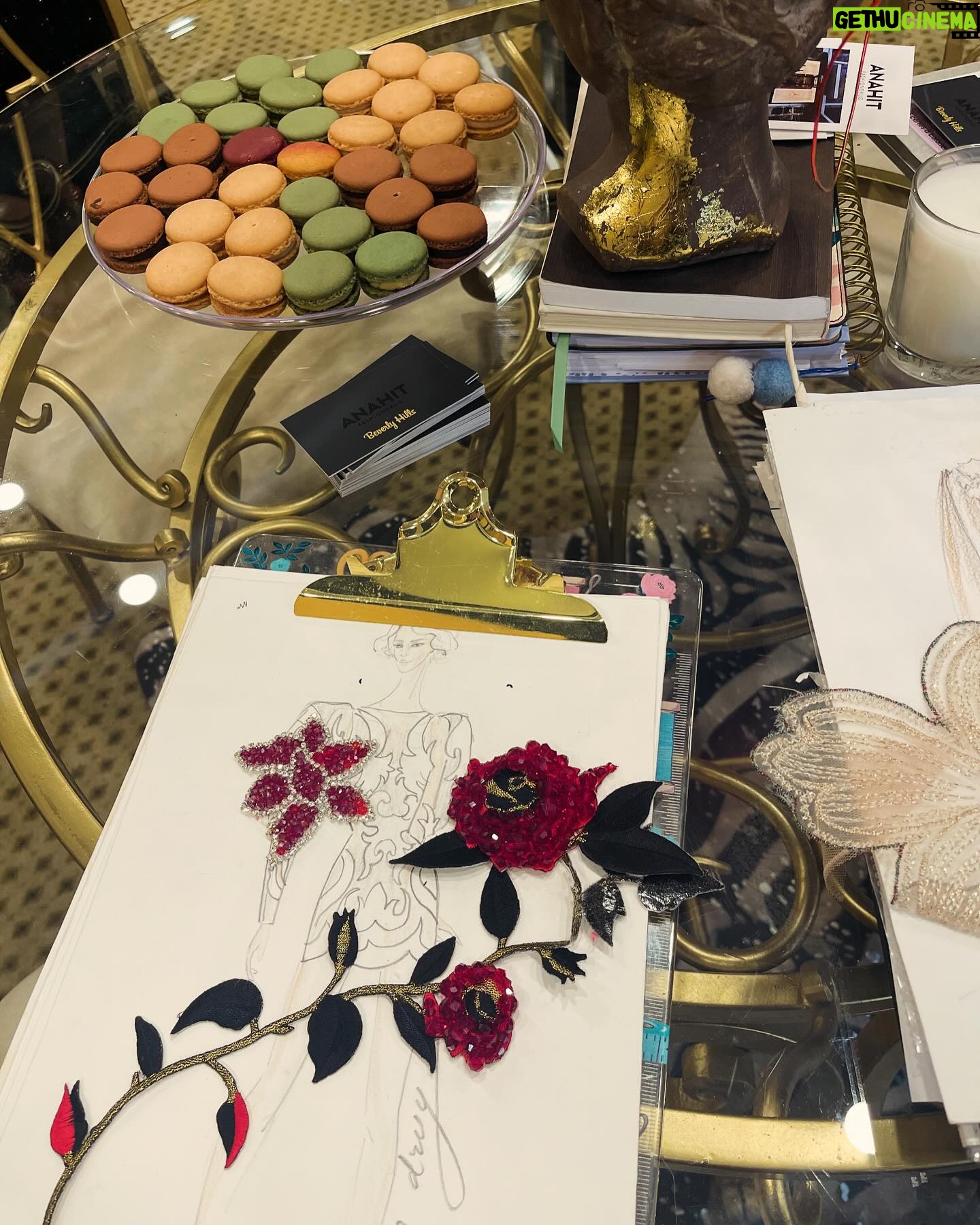 Alisha Gaddis - 3 Likes - Pre-Oscar event! š¾ Absolutely obsessed with these powerful, creative, fabulous women: Nathalie Dubois- Sissoko @dpa_lounges threw the most gorgeous in-house with @fashiondrug_by_anahit š cannot wait for Anahit to design my next red carpet gown!! Her fashion salon/studio is stunning! Swipe to see her genius! šš¼ā¤ļø #oscars #redcarpet #fashion #nominees #gucci