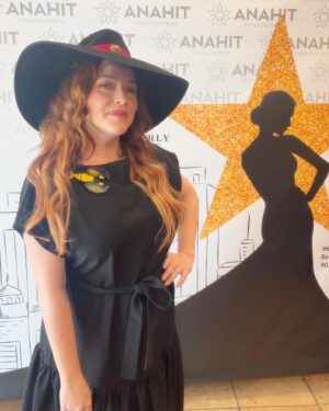 Alisha Gaddis Instagram - Pre-Oscar event! 🍾 Absolutely obsessed with these powerful, creative, fabulous women: Nathalie Dubois- Sissoko @dpa_lounges threw the most gorgeous in-house with @fashiondrug_by_anahit 🏆 cannot wait for Anahit to design my next red carpet gown!! Her fashion salon/studio is stunning! Swipe to see her genius! 🙏🏼❤️ #oscars #redcarpet #fashion #nominees #gucci