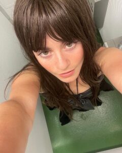 Actress Alison Jaye Horowitz HD Instagram Photos and Wallpapers August 2023