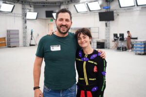 Alison Jaye Horowitz Instagram - i love this job 
i love this job so much and these people oooooof babyyy wowww

Our king and brilliant cinematic director, @ismotion captured some of the joy behind the scenes working on the DLC. 

There is nothing more rewarding than telling stories with this group- I’ll tell ya! 

@guerrillagames , you have done it again. HORIZON: BURNING SHORES is now yours to sink into 🦷 

~~ love you Alva ‼️