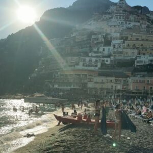 Alison Luff Instagram - Positano Party of 3 Humpty Dumpty Dump 🌊