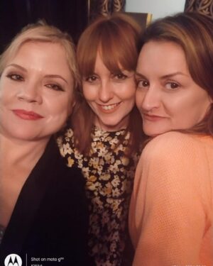 Alison Wright Instagram - Since we were 16 …. Art class comrades. We bonded in Mrs Ritson’s art class . The first and only safe haven I ever found in school. 
Longtime Loves ❤️ so much history ❤️

#sunderland #tyne&wear, #theempriretheatre #artschool #schoolfriends #longtimeladies #foreverfriends #artschool #art #safeplace