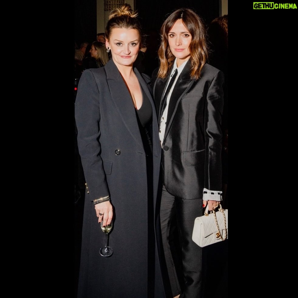 Alison Wright - 846 Likes - Later, at The Plazaā¦
Itās not everyday you make it into the pages of @nytimes š„
This deserves a permanent spot .
Thanks šø @amirbangs !šš¤©
(And, I know, I know ā¦. But she always makes me hold her glass )
ā¤ļø @fullyrosebyrne
Thanks @albrightfashionlibrary for the killer #elliesaab coat. I felt like #Madonna in The Girlie Show ⦠about to sing #Holiday ā¤ļø
Is there anything better ?!
ā¤ļøDouble the Beauty !
from @amandathesenbeauty
ā¤ļø @bespoke_publicity
#theplazahotel #feudcapotevstheswans #feudfx #nytimes #premiere #blackandwhite #feudfx