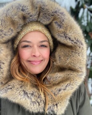 Aliyah O'Brien Instagram - Happy Holidays beauties 🥰

If I can offer one chestnut to you for this holiday season, it’s to approach everything with LOVE ♥️

How can I be more loving with myself?
How can I be more loving with others?
I find myself asking this a LOT lately and it really helps me move out of stress or fear and into a place of love.
It’s a busy time.
Let it be sweet. Let it be juicy ♥️

And if you want some special New Years reflection-dreaming-designing-juiciness…
Check out our @juicylifeco podcast episode that drops December 28th!!
It’s loaded with a bevy of ideas from at least 8 different amazing humans to set you up for success…seriously…get it!! 😉 🙌🎙

From the deep depths of my heart to yours, 
Happy LOVE filled holidays!!
Mwahhhhhhhhhh!!!

♥️🚀 ✨