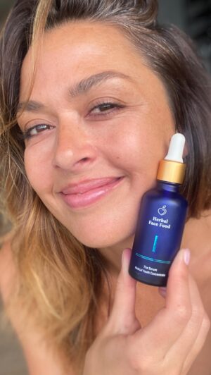 Aliyah O'Brien Instagram - Okay babes listen up 🗣️

I almost never promote products on my social media, 
but I’m so in LOVE with the integrity of this product, 
the people behind it,
and the RESULTS (I mean it’s really all about the results) 
that I just had to partner with them! 
@herbalfacefood
Obsessed ♥️

I’m going to keep this simple…
Natural
Clinically proven results 
100% PLANTS (Not plant based, but PURE plants)
50 of the worlds most powerful botanicals
Ethically sourced
Made by good people
Feels and smells amazing!
Reverses sun damage!
30% off (use code ALIYAH30)
Heck YES!

Yes it’s absolutely changed my skin.
Yes I’ve partnered with them.
Yes I promise to never share anything with you unless I truly believe in the brand and use it and LOVE it myself.

Honestly you guys I’ve tried a LOT of natural products (and not so natural ones) in my time and THIS IS NOT JUST ANOTHER NATURAL SKIN PRODUCT!

Apparently it’s the Most Potent Anti-Aging, Multi-Correction Serum Ever Tested and is good for…

A G I N G
Fine lines
Skin texture
Pore size
Dryness/redness
Hyper-pigmentation
  much more

M ULTI -CORRECTION
Acne (Break outs),
Rosacea
Melasma
Eczema
Psoriases
  much more

I’ve only been using this stuff for a month and I’m already amazed and how my skin has returned to its juicy self 🙏🙌💖
And apparently it just gets better and better!
AND I’ve been baking it in the sun 😬 (which normally makes it react) and it still feels amazing!
I couldn’t figure out how to add a photo of my skin before when I was deeply struggling with Perioral Dermatitis, but if you want to see how bad it was so you know my skin doesn’t always look like this, let me know and I’ll send you a photo. 

As you know I’m alllllll about self love, self care, and loving ourselves from the inside out. 
AND I’m also deeply aware that we want to feel good in the skin we’re in (literally), so if I can help you NATURALLY feel a littler juicier, a little more radiant, and happy in your skin, then I’m here for it!

Use code ALIYAH30 for 30% off and message me with how amazing your skin feels! 

So much juicy amor! 
xoxo

#sexyskin #selfcareforthewin #skinfood
#herbalfacefood #hffselflove #herbalfacefoodpartner
#loveplants #loveyou