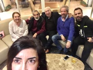 Aliye Uzunatağan Instagram - Setten yorgun canlarla, @şirvanyılmaz @turgaytanülkü @ilyassalman aligündüz