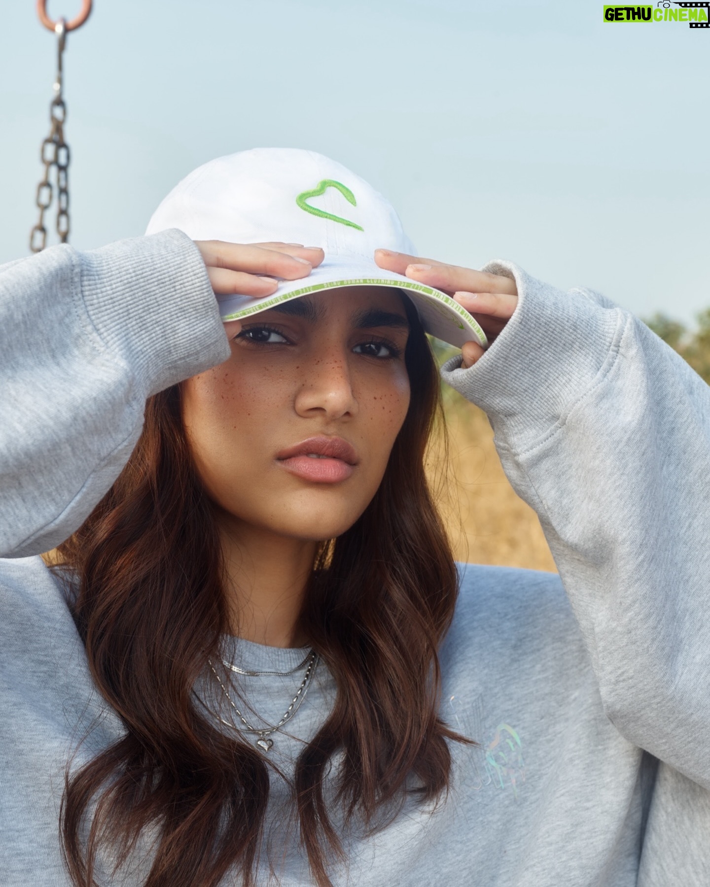 Alizeh Agnihotri - 23.9K Likes - howdy human