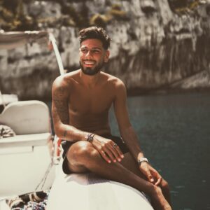 Allan Guedj Instagram - Cette photo date du début de l’été☀️ j’ai l’impression que c’était hier ..😭
L’été est passé trop vite🤦🏻‍♂️😞

#souvenir #sunshine #lifestyle #ete2020