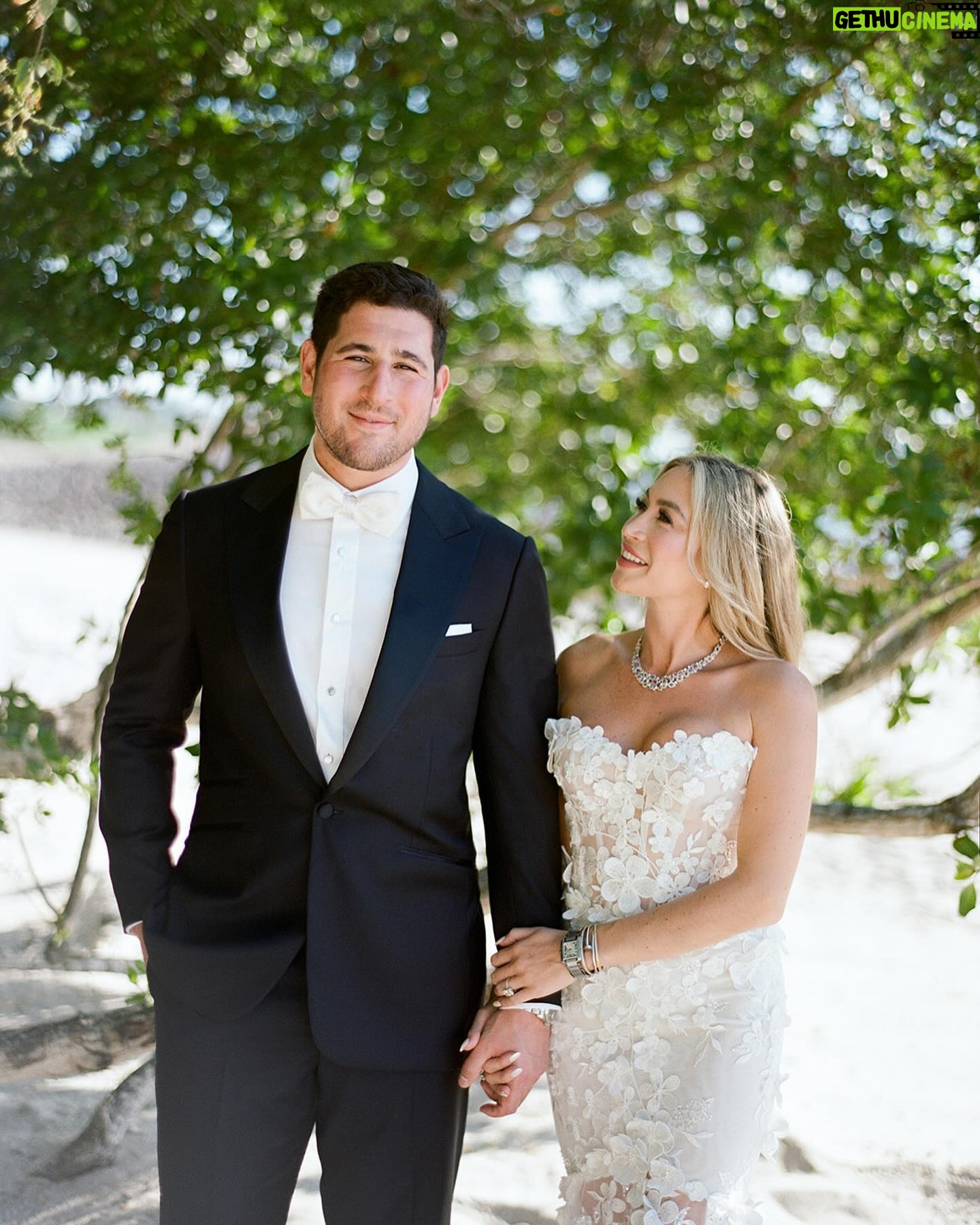 Allie Kaplan - 2.1K Likes - Happy wife, happy life @alliekaplan