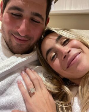 Allie Kaplan Instagram - Happy Valentine’s Day to my forever Valentine 🥹💕❤️ @jdrutstein I love you!
