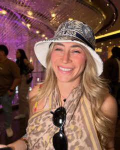 Actress Allie Kaplan HD Instagram Photos and Wallpapers March 2024