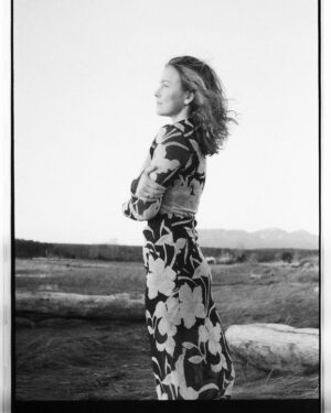 Allison Miller Instagram - In case you were wondering “Is @lizzy_greene the most talented person I know?” This should be all the proof you need. Film and styling by @lizzy_greene 🌾🍂🍁
