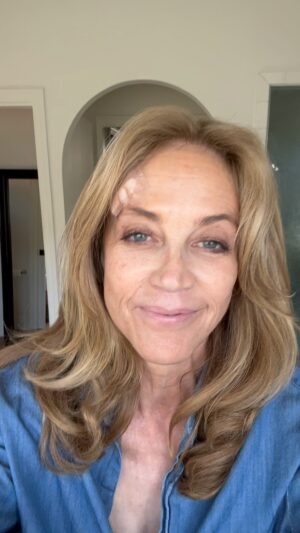 Ally Walker Instagram - PSA from me! Look after your animals and yourself in the summer heat! 

#psa #heatwave #animals #animalcare #lookafteryourself #allywalker
