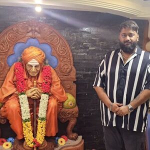 Alok Babu Instagram - ಕಾಯಕ ಯೋಗಿ | ಪದ್ಮಭೂಷಣ | 
ಡಾ|| ಶ್ರೀ ಶ್ರೀ ಶಿವಕುಮಾರ ಸ್ವಾಮೀಜಿಯವರ ಜನ್ಮದಿನದ ಭಕ್ತಿ ಪೂವ್ರಕ  ಪ್ರಣಾಮಗಳು 🙏🏻❤️
Happy birthday to the Legend Shri Shri Shivakumar Swamiji who showed us the Real meaning of life & simplicity ❤️🙏🏻
Thanks to my brother @dhonidileep & Team for this divine evening ❤️

#shrishrishivakumaraswamiji #siddhaganga #allok #kannada #karnataka #goodvibesonly