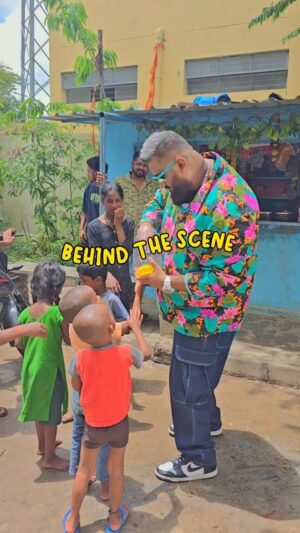 Alok Babu Instagram - Behind the Scenes of Maryade Prashne 😍
Song out now 😍🔥
#ilovekannadacinema 

Link in bio…..

@sakkathstudio @rjpradeepaa @all_ok_official @fifstudios @believemusicindia @sanal_nair_ @suchin_mr_hotshot  @darshan___shinde @the_darknight33  @audiokraftstudio @vinushreee 

#maryadeprashne #maryadeprashnekannadafilm #sakkathstudio #allok #kfi #sandalwood #rjpradeepa #fifstudios