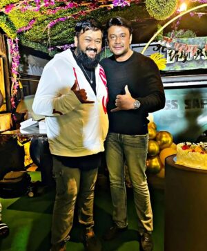 Alok Babu Instagram - From Lightboy to Box Office Sultan, Your journey is an inspiration to lakhs of us,
ಆಸರೆಗೆ ನಿಂತರೆ ಗಜ,
ಕನ್ನಡ ಚಿತ್ರೋಧ್ಯಮದ ಏಳಿಗೆಗೇ ಮುಡಿಪಿಟ್ಟ ಭುಜ,
ಪ್ರೀತಿಯ ಸಾರಥಿ,
ಕನ್ನಡ ಕೀರುತೀ,
Challenging Star Darshan sir ಗೇ ಹುಟ್ಟುಹಬ್ಬದ ಹಾರ್ಧಿಕ ಶುಭಾಶಯಗಳು 🤝❤️
Shine on Diamond Dboss, We love you 🫂❤️

#Dboss #Allok #happybirthday #goodvibesonly #kannada #challengingstardarshan #karnataka #india