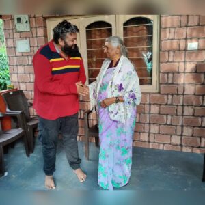 Alok Babu Instagram - Happy birthday to Gaana Saraswathi S. Jaanaki Amma ❤️🙏🏻Grt Fan of your voice but Biggest Fan of your simplicity , Thousands of blockbuster songs n yet so humble, You are the true inspiration to this generation 🙏🏻❤️
ನೂರ್ಕಾಲ ಖುಷಿಯಾಗಿ ನಗು ನಗುತಾ ಬಾಳಿ ,  love you ಮಾ ❤️🙏🏻
#sjanaki #Allok #kannnada #karnataka #goodvibesonly