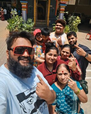 Alok Babu Instagram - Think Twice & Vote Wise 
ಮರೀದೆ Vote ಮಾಡಿ,
ನಿಮ್ಮ ಹಕ್ಕು ಚಲಾಯಿಸಿ 👆🏻
#allok