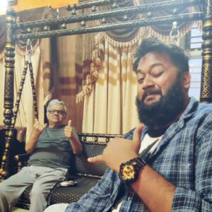Alok Babu Instagram - Thank you for 5 Decades of Great movies n Entertainment ❤️
ಕನ್ನಡ ಸಿನಿಮಾ ಲೋಕಕ್ಕೆ ನಿಮ್ಮ ಕೊಡುಗೆ ಅಪಾರ 🙏🏻 
Farewell Dwarkish sir 🥺🙏🏻