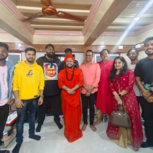 Alok Babu Instagram - ಬೈಲಹೊಂಗಲದ ಶಾಖಾ ಮೂರುಸಾವಿರಮಠ ಲಿ. ನೀಲಕಂಠ ಮಹಾಯೋಗೀಶ್ವರರ ಜಾತ್ರಾ ಲಿ. ಗಂಗಾಧರ ಸ್ವಾಮಿಗಳವರ 15ನೇ ಪುಣ್ಯಸ್ಮರೋತ್ಸವ ಹಾಗೂ ಮಹಾಶಿವರಾತ್ರಿ ಉತ್ಸವದ ಅಂಗವಾಗಿ ನಡೆದ ಕಾರ್ಯಕ್ರಮಕ್ಕೆ ನಾನು ನನ್ನ ತಂಡ ಭೇಟಿಕೋಟ್ಟು ಸಂಗೀತ ಸಂಜೆ ಮಾಡಿದ ಅದ್ಭುತ ಕ್ಷಣಗಳ ತುಣುಕು ಇಲ್ಲಿದೆ, Shri neelakanta Swamiji is one of the most humble personalities i was blessed to meet ❤️ my heartfelt gratitude to sadananda ji and all the amazing souls who blessed us with this divine evening ❤️
Hara hara mahadev 🙏🏻
#Allok #Teamallok #bailongla #belgaum #kannada #karnataka #goodvibesonly