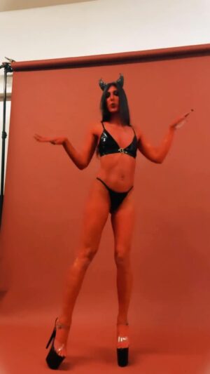 Alondra Excene Shields Instagram - 👹 @goblingoddesss 👹
Shoot was done at my studio in Hollywood! Yes I rent it out! DM Me
🖤👹🖤👹🖤👹🖤👹🖤👹🖤👹