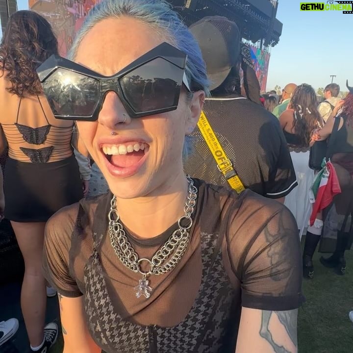 Alondra Excene Shields - 3 Likes - A time was had 💜 saw so many amazing bands and so many friends! Seeing No Doubt was unreal!
Will be back for weekend 2!
Come get a lemonade and say hi! 🍋
•
•
•
•
•
#coachella24 #justsqueezed