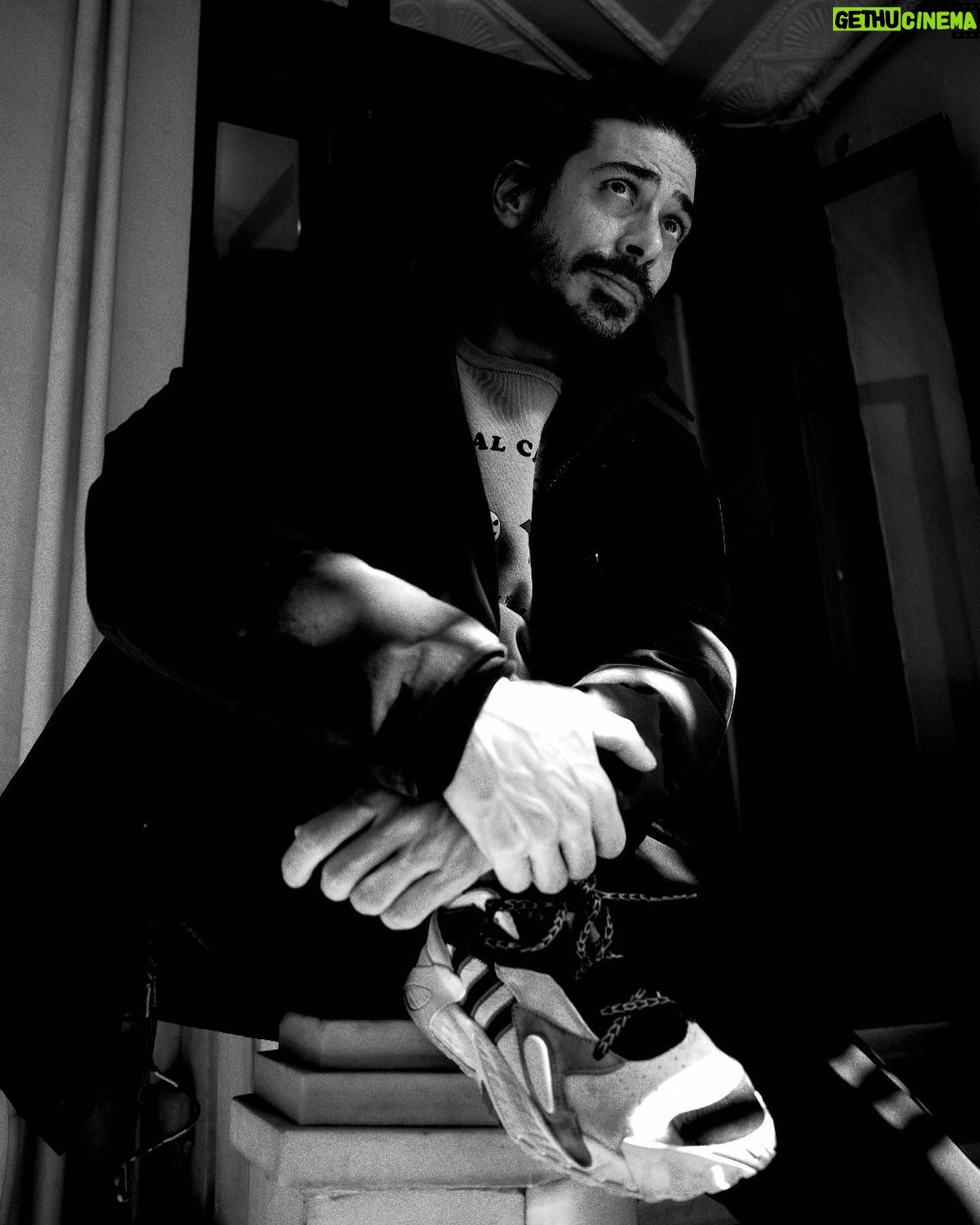Alper Saldıran - 4.5K Likes - #monochrome ➡️