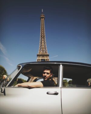 Alper Saldıran Instagram - #tbt 
#eifeltower ile fotoğraflar. Hangisi olsun bilemedim,seçemedim. En beğendiklerinizi yazarsanız sevinirim. Araya da #monalisa ile fotoğrafımızı attım. 😊 O hariç hepsini müthiş fotoğraf sanatçısı, canım arkadaşım @fethikaraduman çekti.