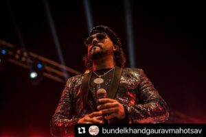 Altamash Faridi Instagram - Had a great show in Mohaba at The Bundelkhand Gaurav Mahotsav🔥
#AltamashFaridi #AltamashFaridiLive

Special Thanks to @koinagelive 

#Repost @bundelkhandgauravmahotsav with @use.repost
・・・
Rhythms that rocked Mahoba! 🎸🎤 

@officialaltamashfaridi stole the show at Bundelkhand Gaurav Mohotsav with his electrifying performance.

@abhishek_967 @devanshuk_ @naveenkatalyst @ramitbhat 

#BundelkhandGauravMahotsav2024 #UPTourism #BulandBundelkhand #IncredibleIndia