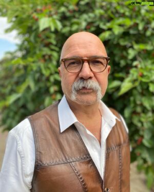 Altan Gördüm Instagram - “Dut ağacı boyunca…” foto @hsndevrim