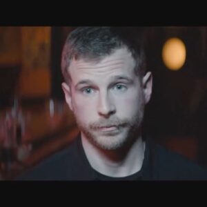 Álvaro Cervantes Instagram - Todo lo que necesitas saber de #EresTú está en el primer trailer. @netflixes